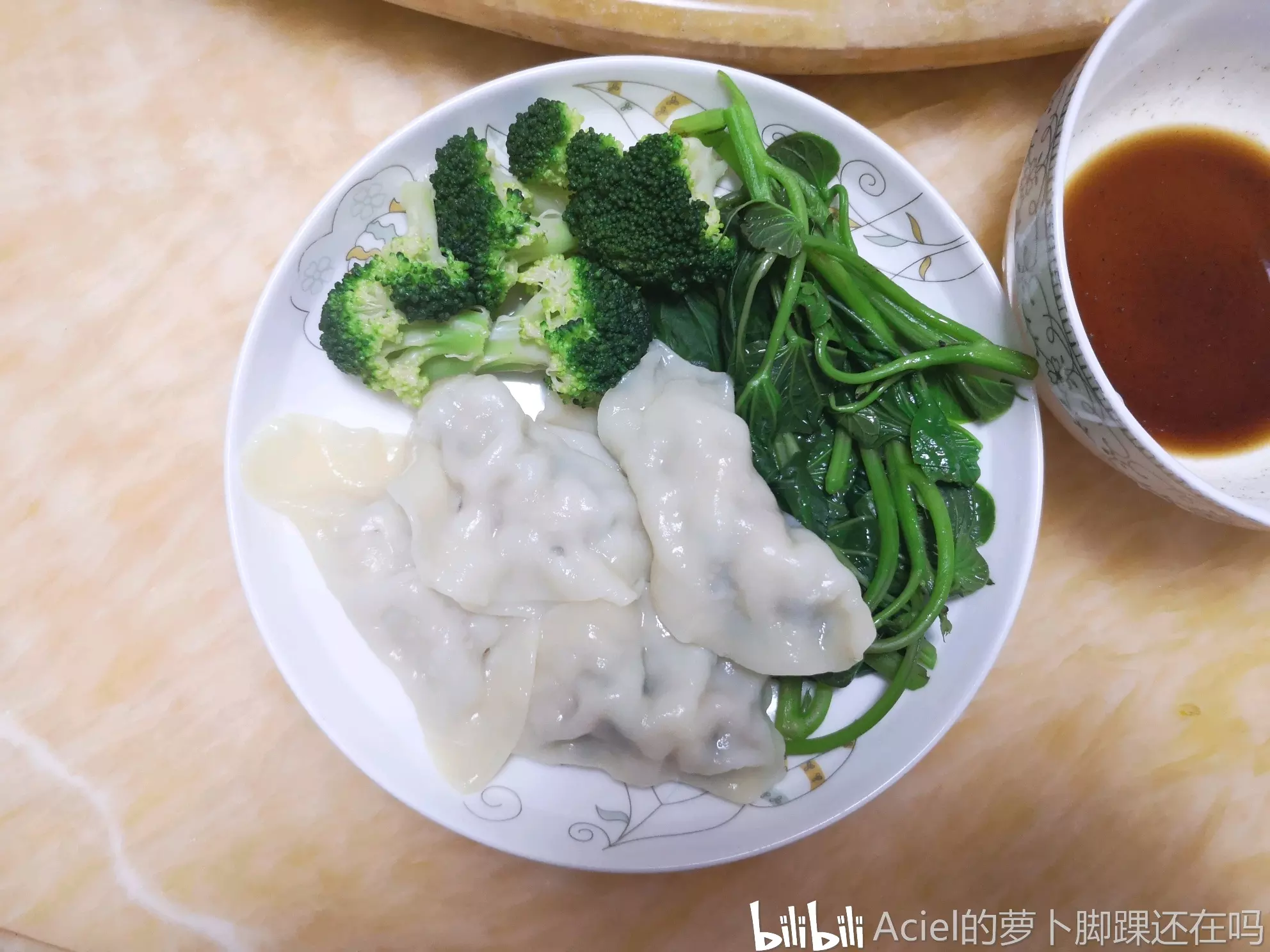 一日三餐都是什麼屬相：一日三餐常常在是什麼生肖