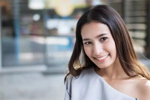 2、96年屬鼠人註定的婚姻的女:屬鼠女生一生有幾次婚姻