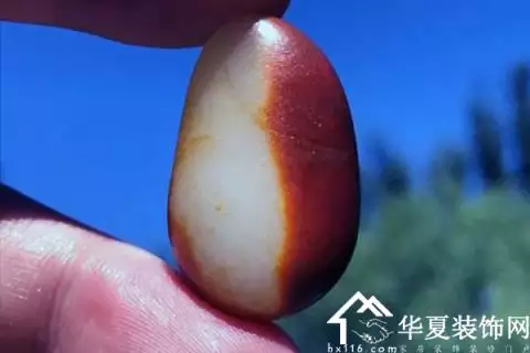 3、屬馬的為什麼不能戴翡翠:屬馬的女的能戴翡翠龍