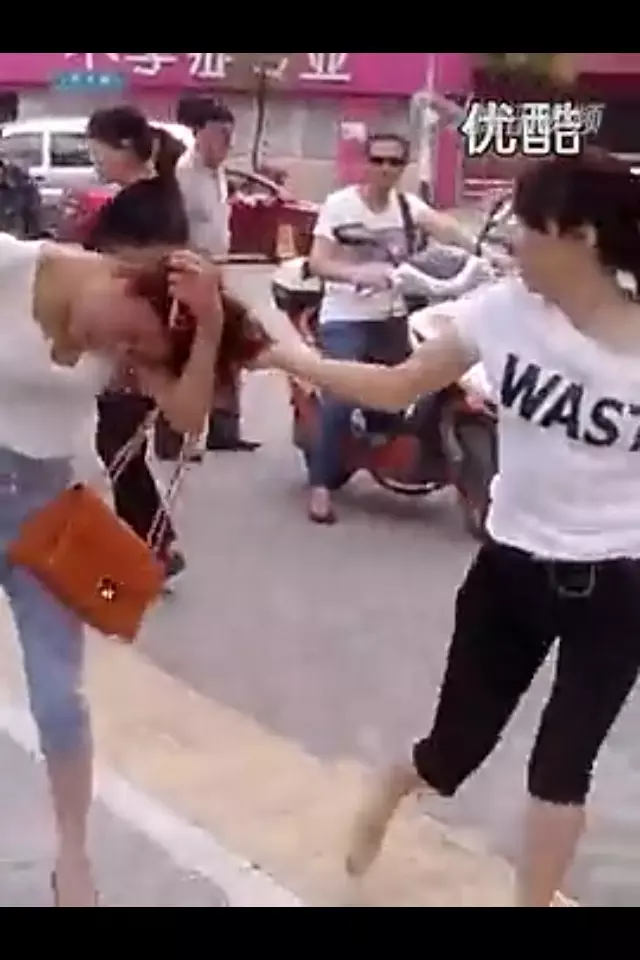 4、男人做小三叫什麼:女人是第三者就叫小三。那男人是第三者，那叫什麼？
