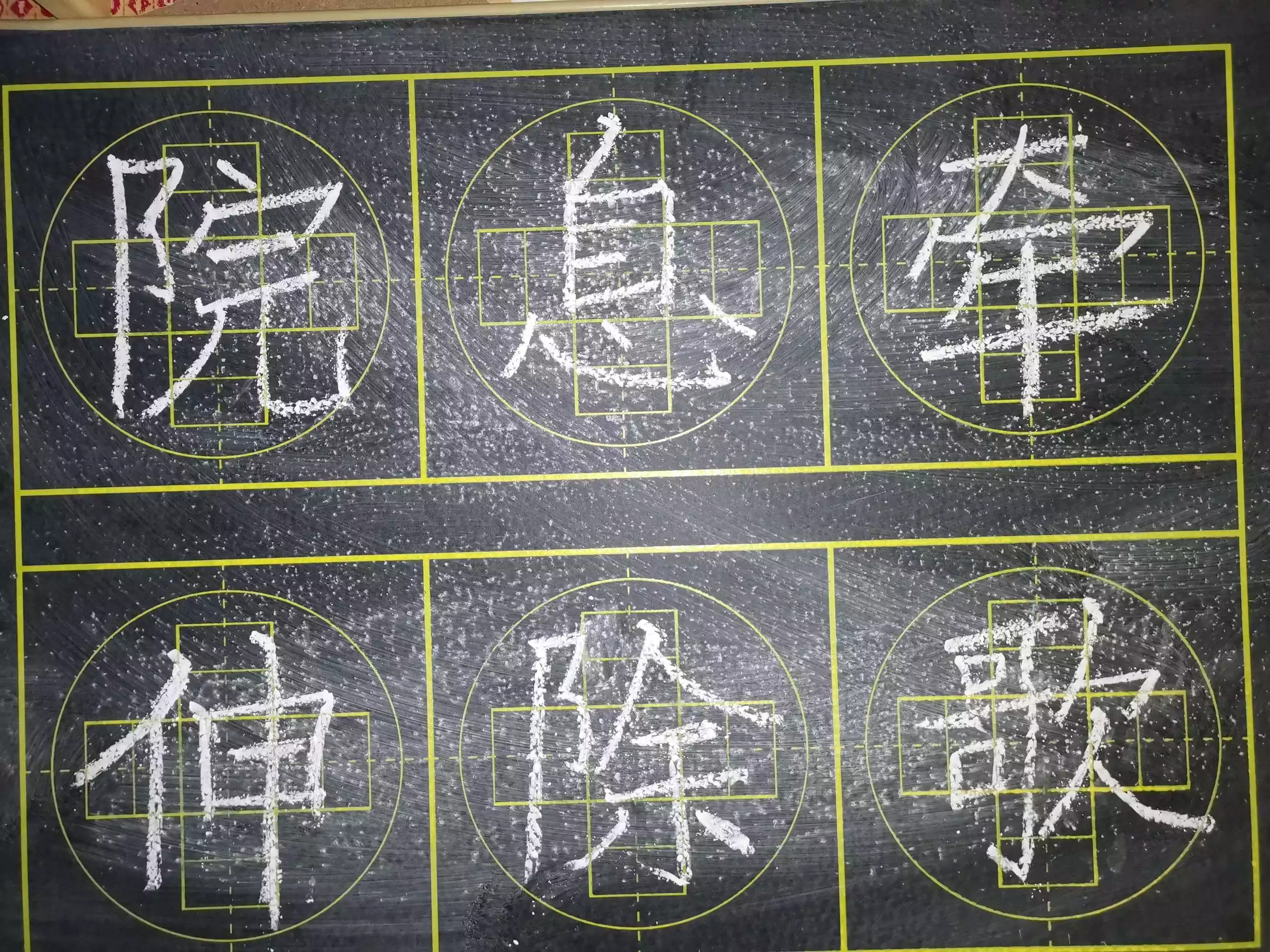 我是屬猴的年1月11日出生的 叨教一下我和屬什麼生肖的女人相最配呢