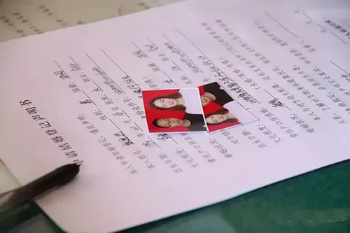 3、論婚姻:重妻:夫妻兩相逢,子息不完全,若不重婚過,相罵各床眠.是什麼意思?
