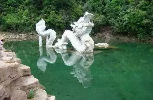 上墳和自己屬相相同怎麼辦：上墳時辰和屬相相衝是怎麼意思
