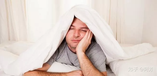 1、50歲的男人性功能減退怎麼辦:男人50歲性功能要減弱嗎？