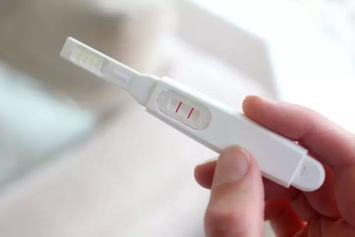 一招辨別是否懷孕不用驗孕棒：驗孕棒怎麼看？