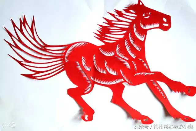 1、女孩子屬馬和男孩屬龍的婚配行嗎:屬馬的女孩跟屬龍的男孩相配嗎