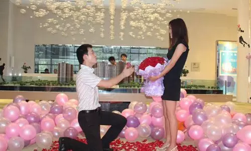 1、求婚配什麼音樂聽:最適合男生求婚的歌曲有哪些？