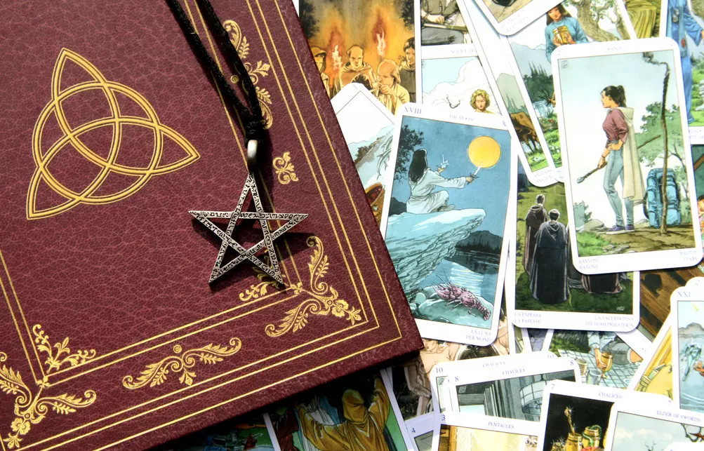 1、免費塔羅牌占卜近期感情:塔羅牌占卜感情狀況