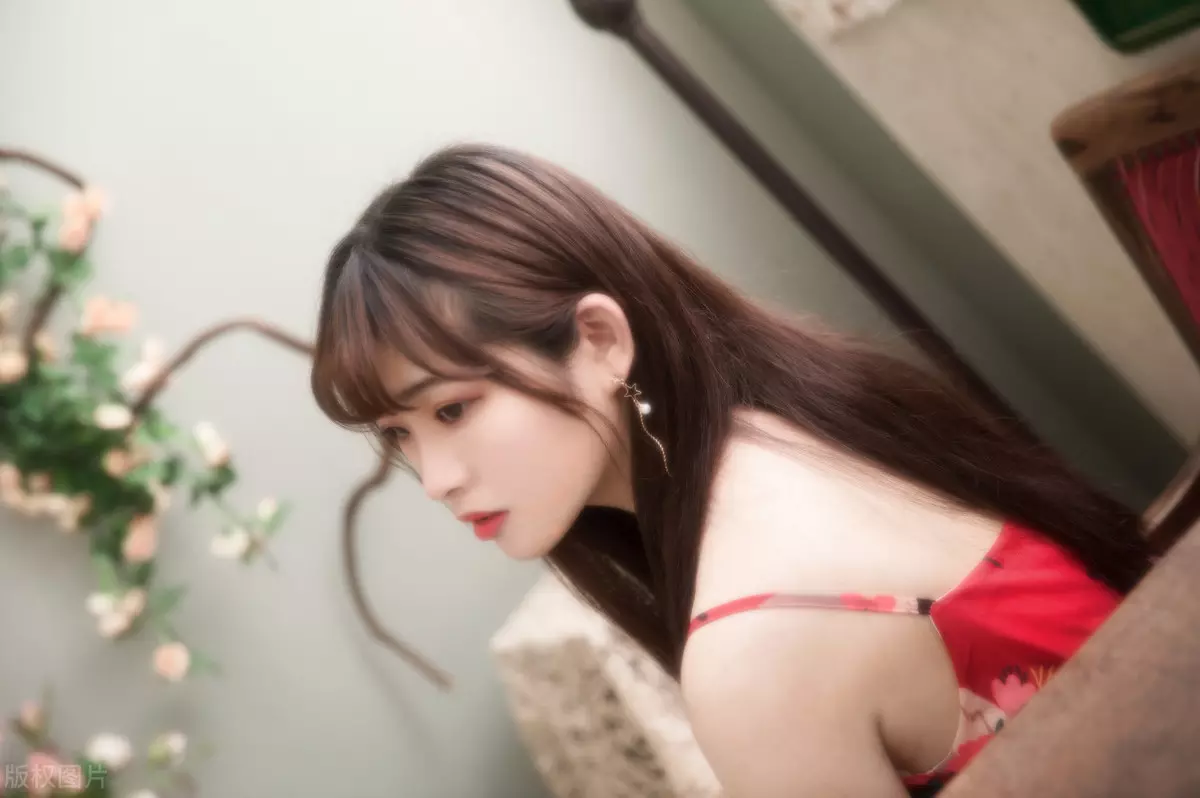 1、老公出軌，被揭發了，回歸家庭了家庭，他和小三分開一年多了，還是對小三念念不忘？
