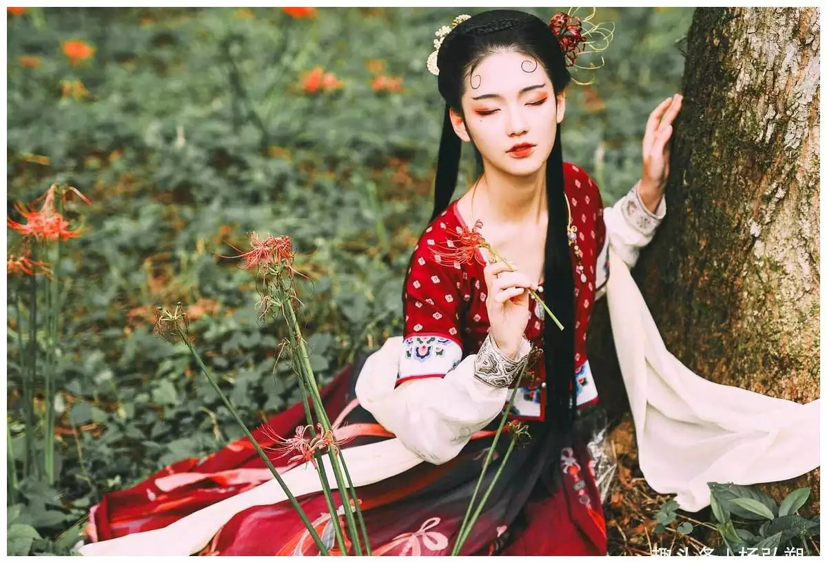 4、蛇和猴婚配屬相合不合:婚配蛇和猴相配嗎