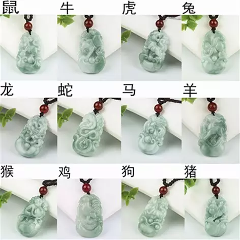 屬雞適合帶什麼屬相的掉墜：屬雞的帶什麼樣的黃金吊墜守財
