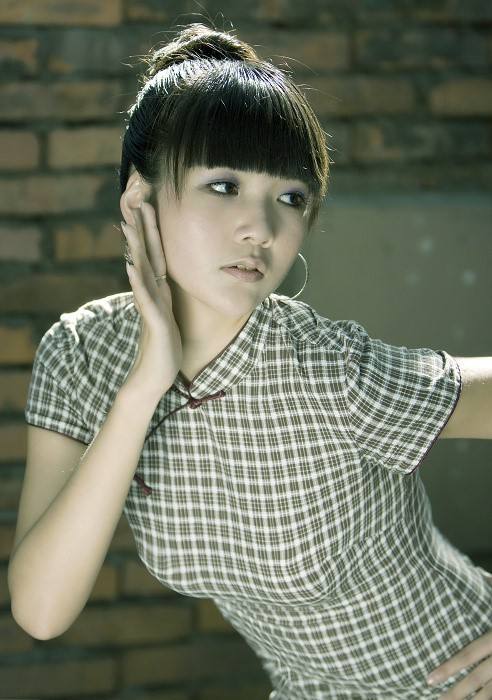 9、姻緣來得晚的女孩:女生求姻緣