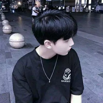 5、霸氣網名男:最洋氣的網名