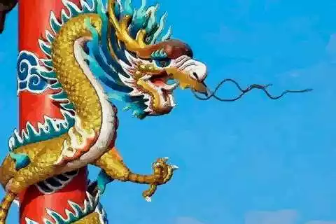 年屬龍婚配哪個屬相最好：76年的龍男的婚姻配什麼屬相好