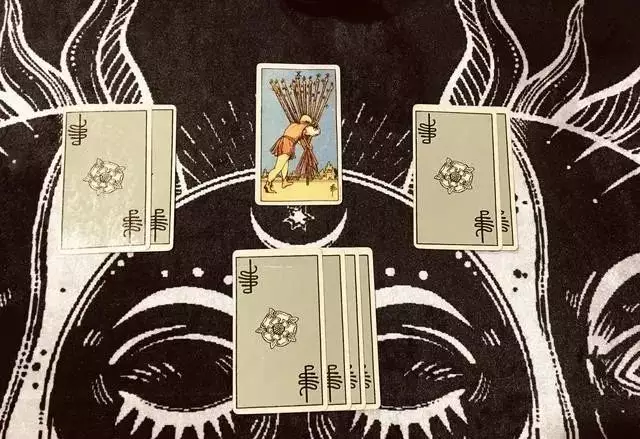 8、您好，我看你很精通塔羅牌，我測了一下自己的未來運勢，可以幫幫解釋解釋么？再謝！！