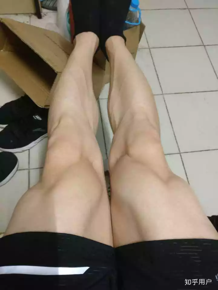 4、男人行不行看腿就知道:男人**眼是先看臉還是先看腿？