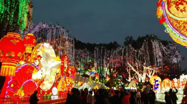 陰曆十月十日是什麼屬相：年農曆十月十日申時命五行屬什麼？
