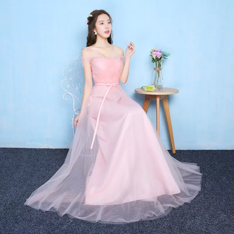 女鼠結婚用什麼屬相的伴娘：請問新郎屬雞，新娘屬鼠，結婚選什麼屬相的伴郎伴娘好？