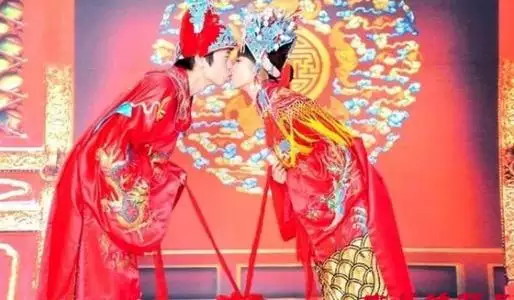 2、結婚選日子有什麼忌諱:結婚日子不忌諱黃曆