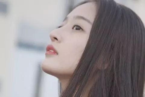 夢見了和自己喜歡的人幫助自己：夢見暗戀的人對自己很關愛很親密代表什麼