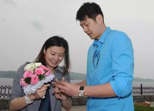 1、再婚配偶殞命入葬前妻:二婚半路在一起的伉儷，死後要若何埋葬？