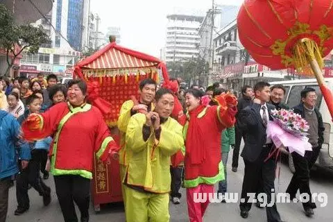 1、夢見前妻子找婚配什麼意思:夢見前妻結婚代表着什麼？