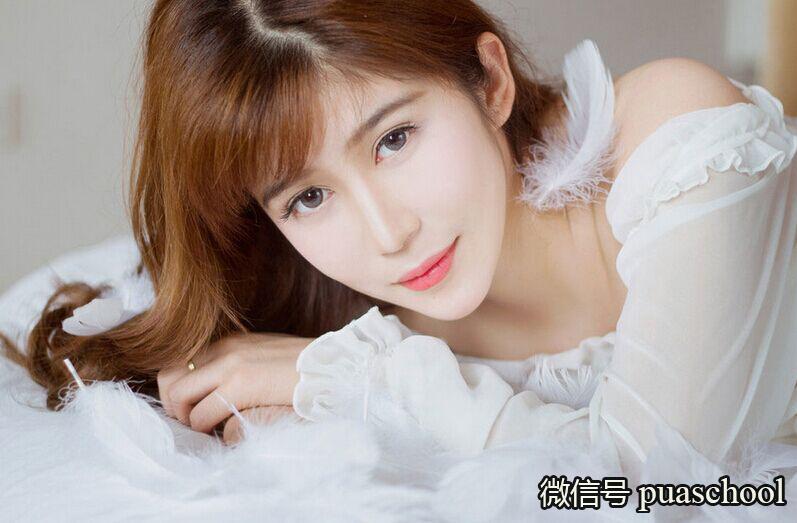 3、老公總是盯着別的女人看:老婆很介意老公上街他總盯着別的女人看，老公該怎麼辦？
