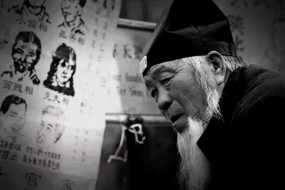 1、為什麼算命的人那麼准:中國算命,為什麼 中國的一些算命的人算的那麼准 科學無法解釋