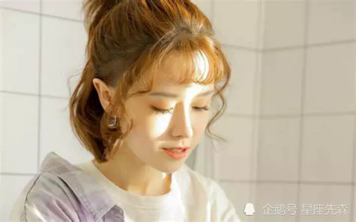 女蛇和男雞屬相能配夫妻嗎：女屬蛇的和男屬雞的相配嗎