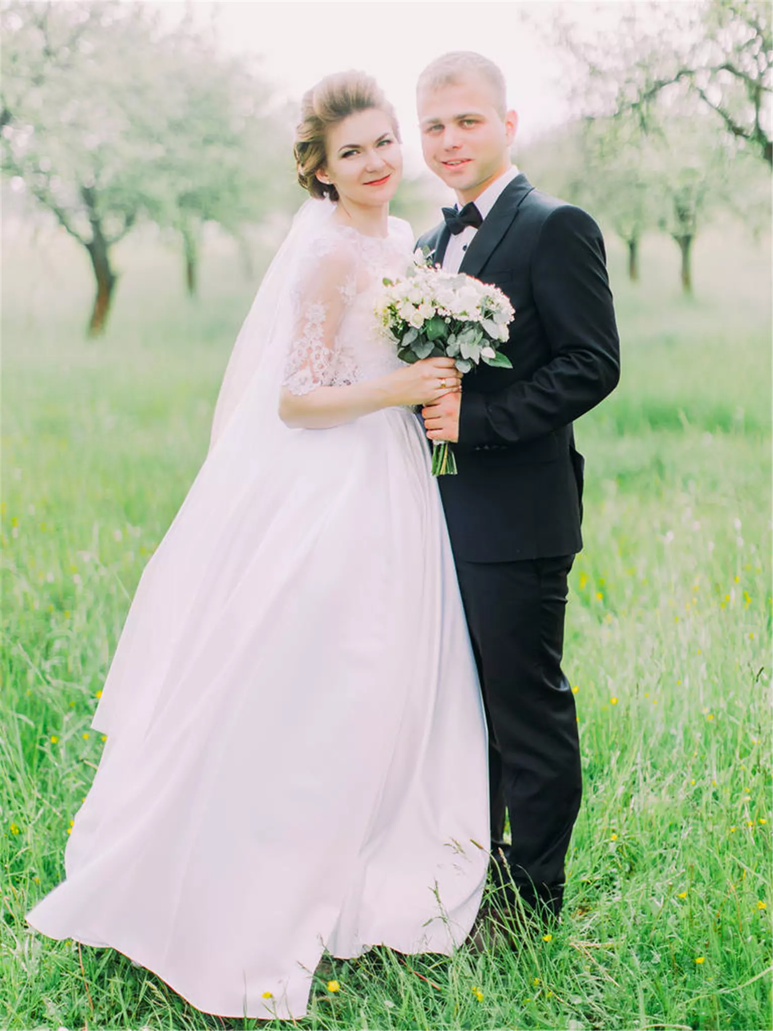 1、在每個人的八字里都能看出對方的特徵，以後結婚的人就一定有這些特徵嗎？如果不選擇正緣就不能結婚嗎？不