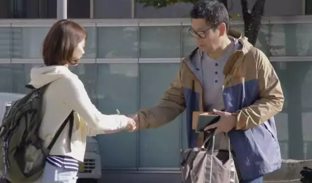 4、男人向戀人借錢的心理:心理學男人向女人借錢？