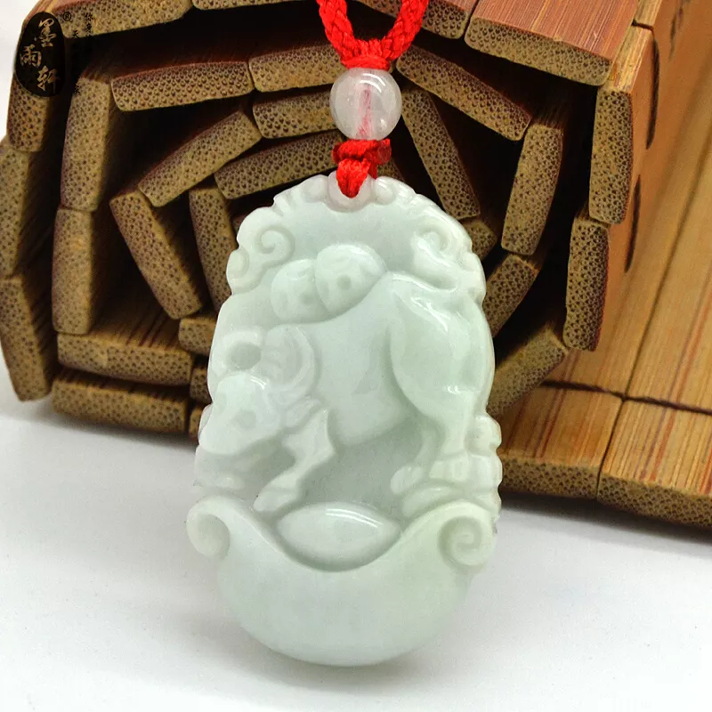 屬相雕刻圖片大全吊墜狗：屬狗的人應該佩戴什麼屬相的玉佩