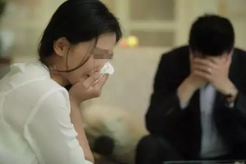 老公坐牢了你會出軌嗎：男人坐牢回來老婆還出軌可以原諒嗎