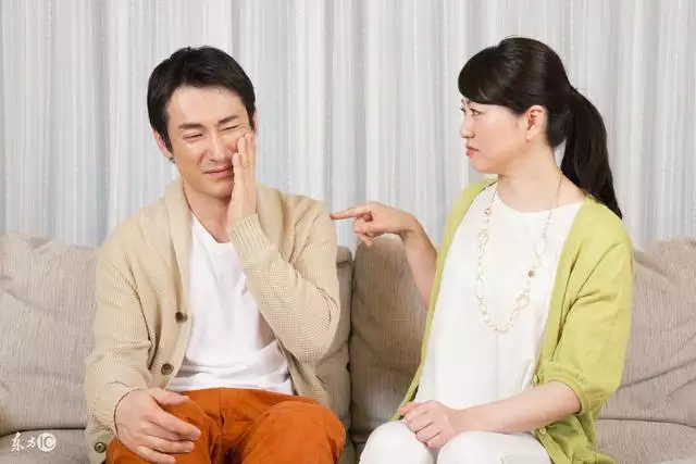 2、和一個已經男人在一起5年了還是舍不得分開怎麼辦？他老婆他家裡人都知道，但是他們就不離婚