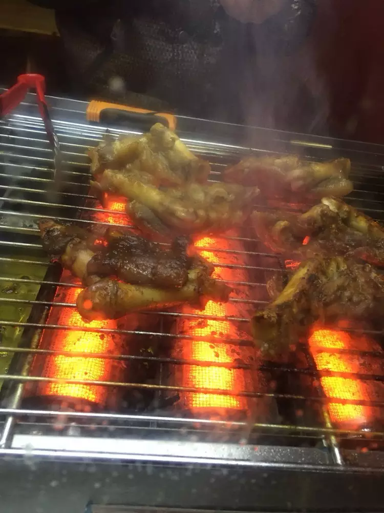 4、北冥有魚一鍋燉不下燒烤架完整:一首歌詞里幾乎全是美食食物的名字的歌曲