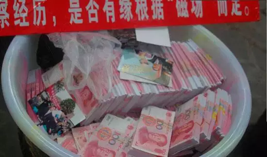 1、朋友的兒子找人算命，說要認個乾媽？不知道需要什麼禮節？該買些什麼東西給乾兒子!