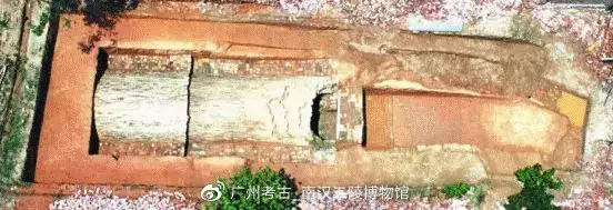 2、認識一個女孩關係一般,平時都不聯繫,見面後會和你鬧是喜歡我嗎？