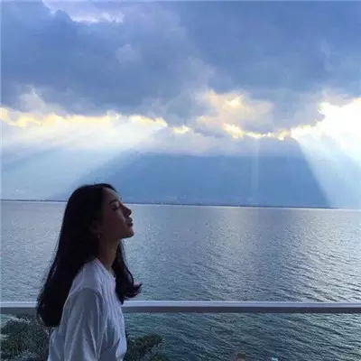 成熟高雅女人微信頭像：女性旺財的微信名字有什麼？