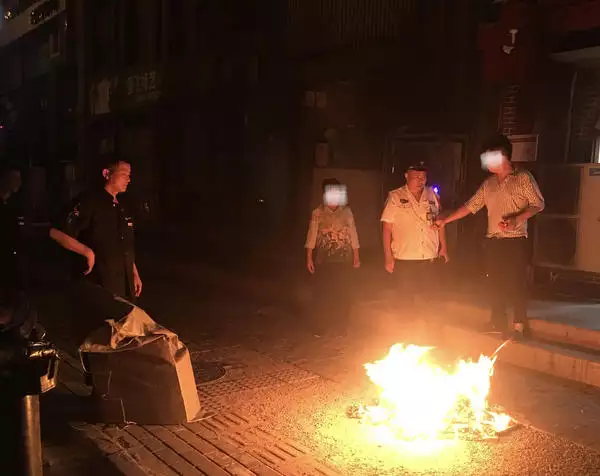 店裡生意不好怎麼轉運：請問下商鋪門口風水十大禁忌有什麼呢？