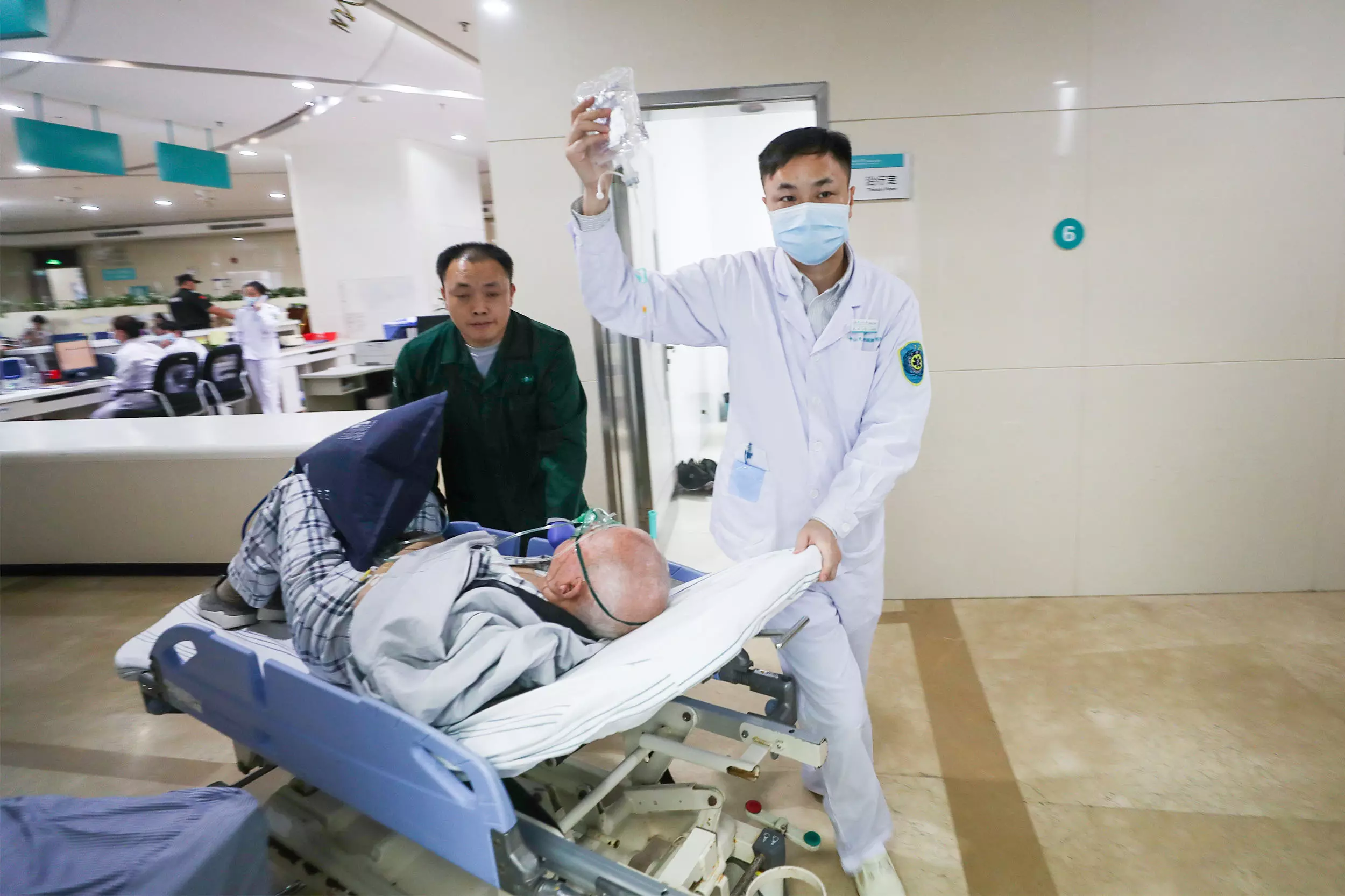 5、病人轉運的注意事項:危重患者院內安全轉運流程