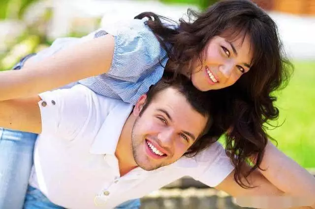 2、男人二婚命:命里是二婚命,就是說同居的第二個男人就是你的婚姻了嗎？