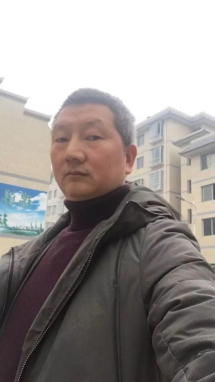 4、82年寅時生的男孩婚配:男：陰曆82年冬月21日寅時生若何婚配