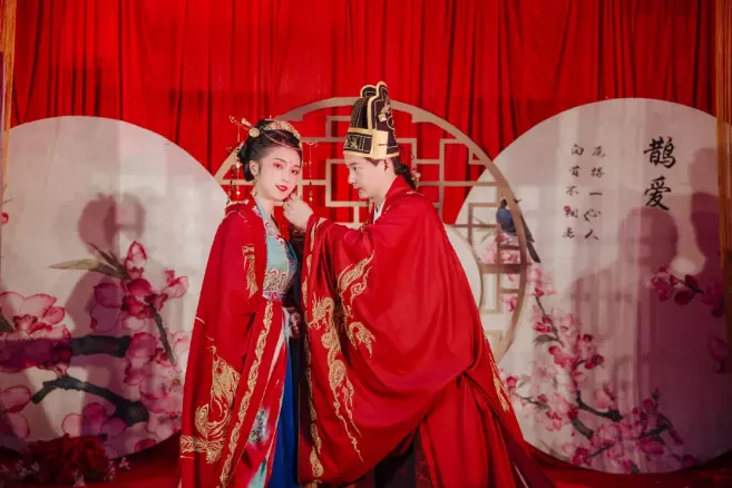 怎麼看正緣出現的時間：八字怎麼看正緣份何時出現