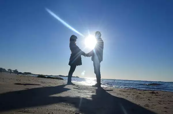 2、女人命硬要晚婚:命硬的女人應該找什麼樣的另一半