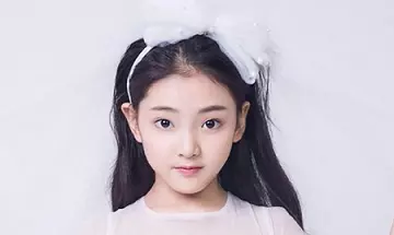 女孩帶安字的名字好聽：求好聽的女孩名字，中間帶個“安”字，謝謝！！