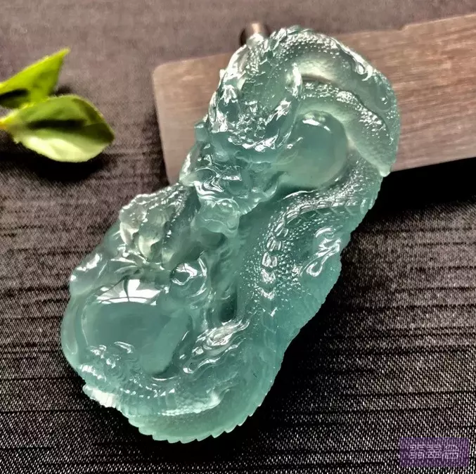 1、翡翠貔貅吊墜的佩戴方法:翡翠貔貅該怎麼佩戴？