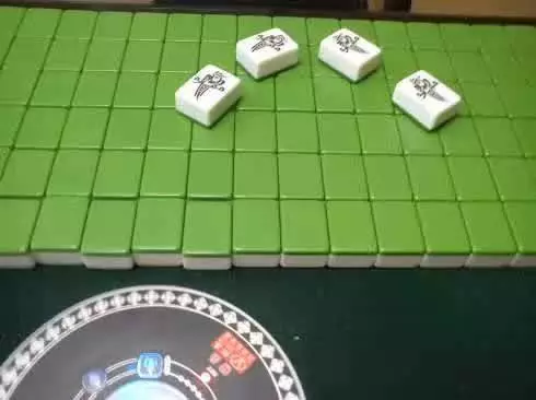 2、打麻將怎麼能贏到錢:怎樣打麻將手氣才好啊？才可以啊？