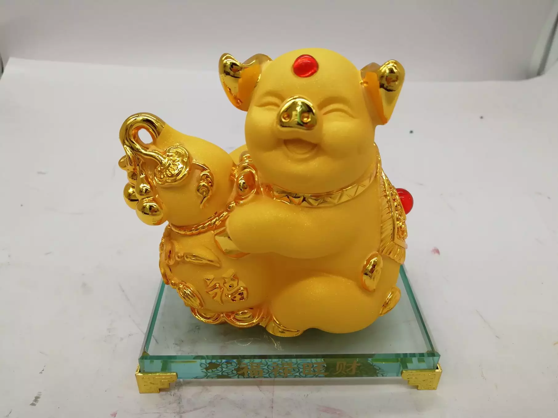 1、屬豬的和什麼屬相最配最旺財:屬豬的和什麼屬相合作
