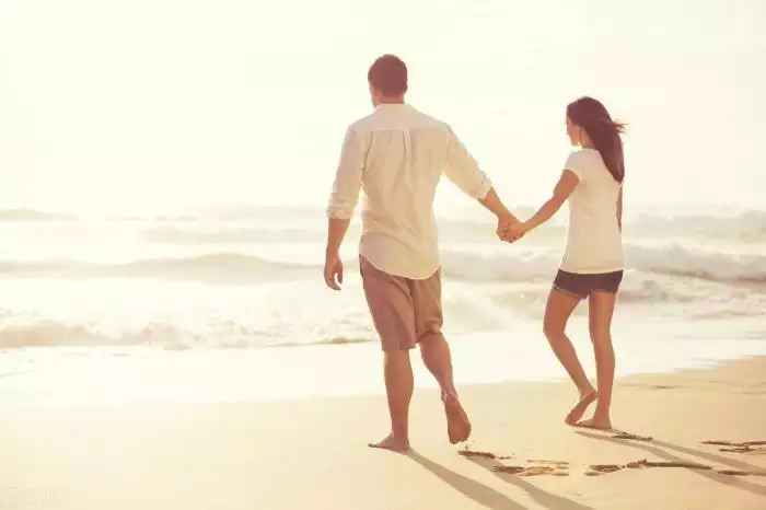 4、為什麼那些給已婚出軌男人當小三的，未婚剩女佔大多數？踏踏實實找個人嫁了不好嗎？
