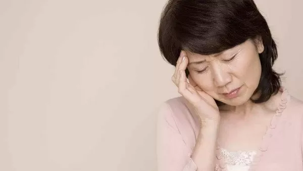 3、更年期的女人需求很大:我終於體會到女人50歲左右的更年期有多可怕